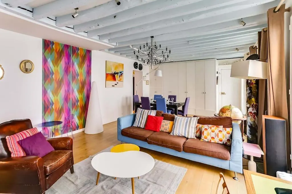 Marais District - Superb 3 Bedroom Flatent Paris