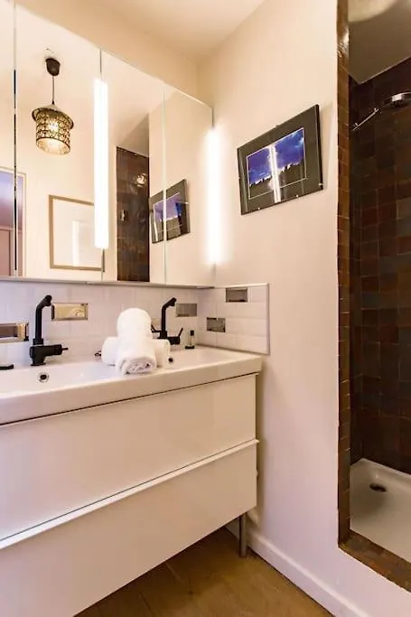 Marais District - Superb 3 Bedroom Flatent باريس