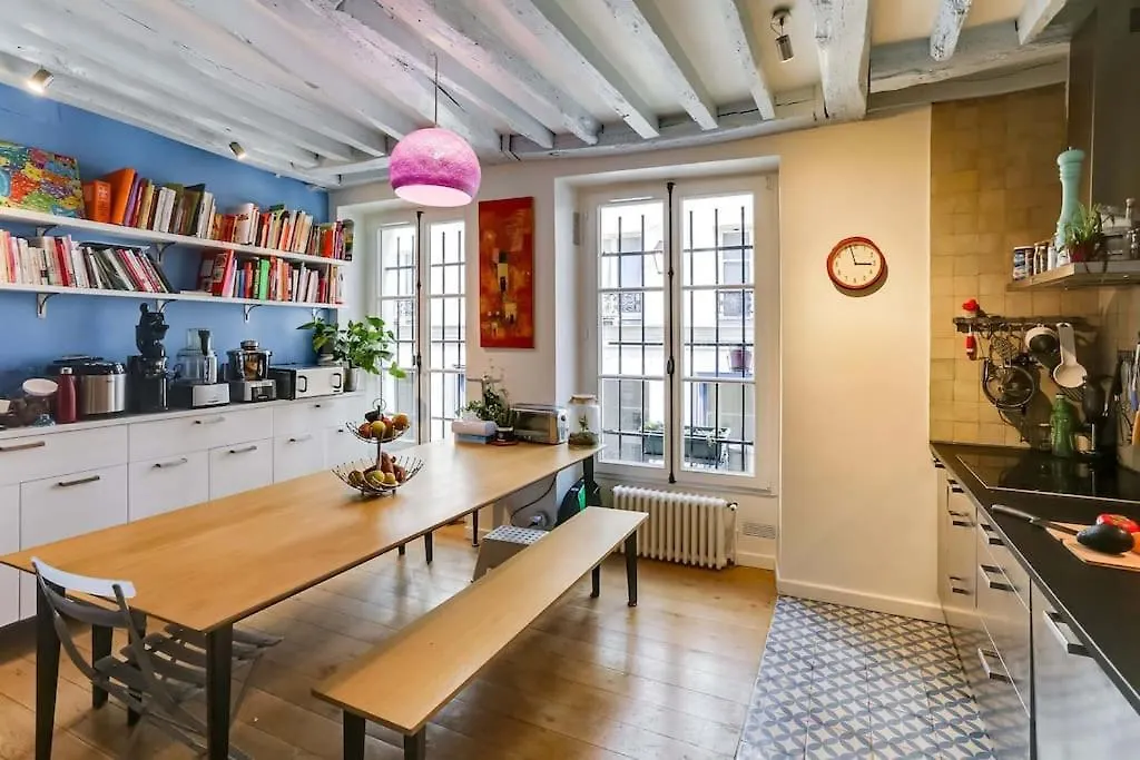 Marais District - Superb 3 Bedroom Flatent باريس شقة