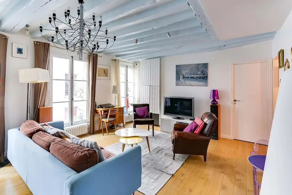 Marais District - Superb 3 Bedroom Flatent Paris Apartment
