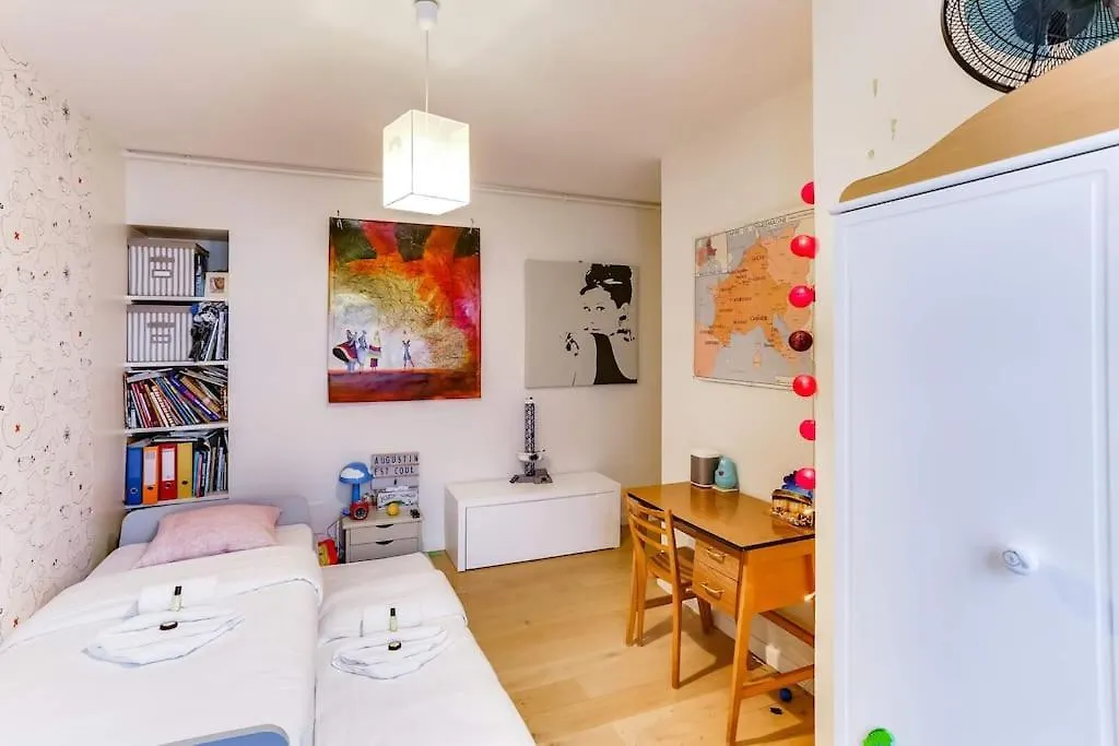 Marais District - Superb 3 Bedroom Flatent Paris