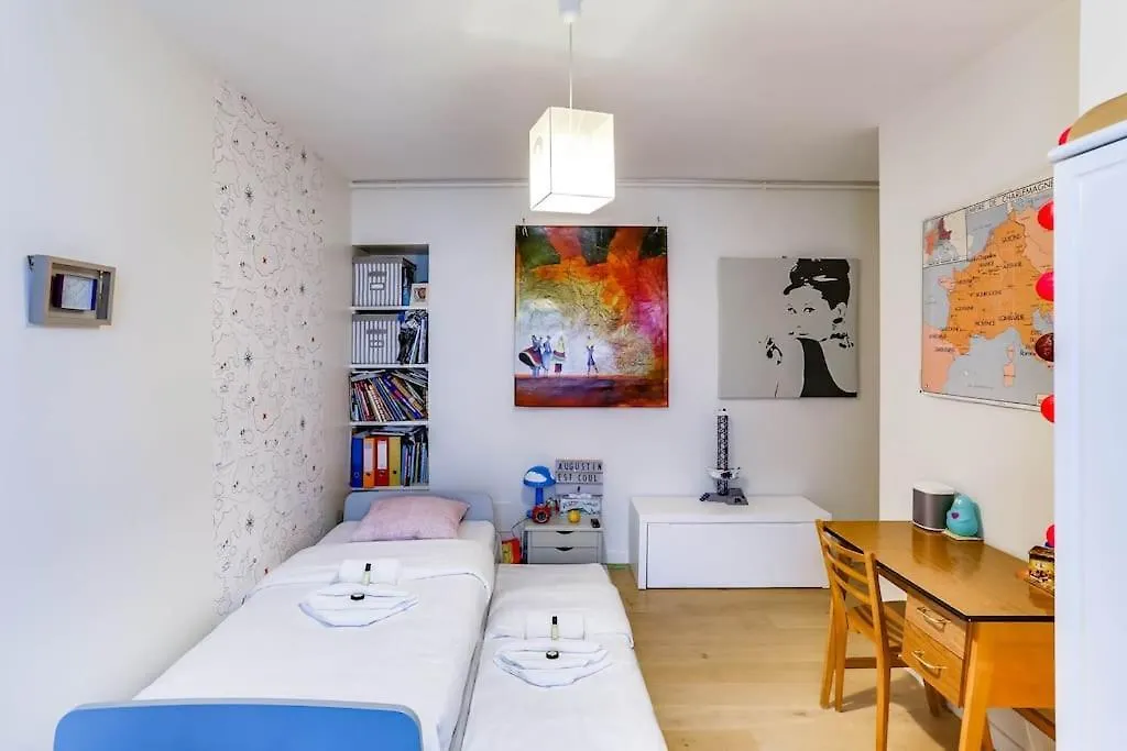 Marais District - Superb 3 Bedroom Flatent Paris