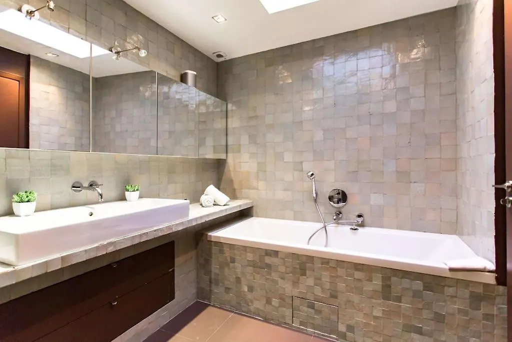 Marais District - Superb 3 Bedroom Flatent Paris Apartment